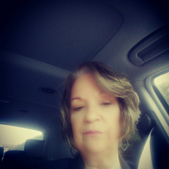 Meet your Posher, Jewel - Picture 2 of 2